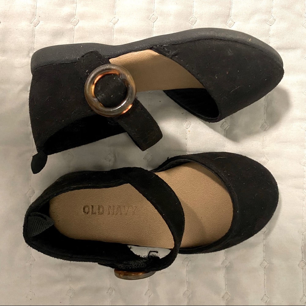 Old Navy black sandals, size 5